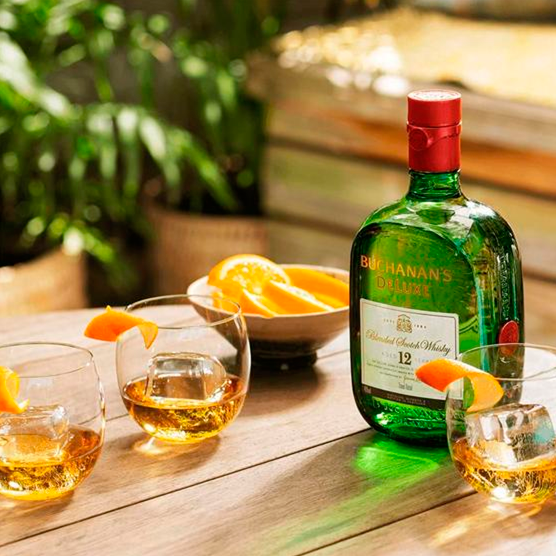 Whisky Buchanans blended scotch 12 años en botella 750 cc